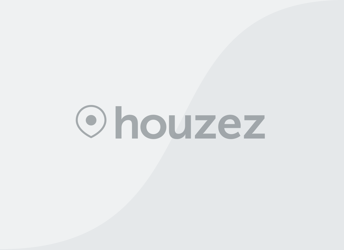 Beautiful 2-Bedroom Apartment with Pool Views in Charming Sucina Village