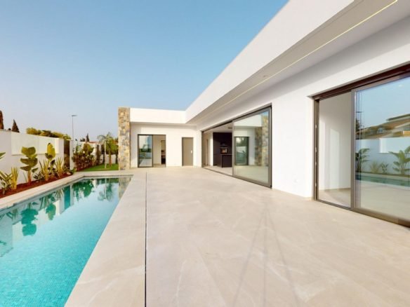 villa for sale in Los Alcazares