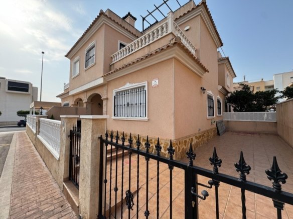 Town House for sale in Orihuela Costa