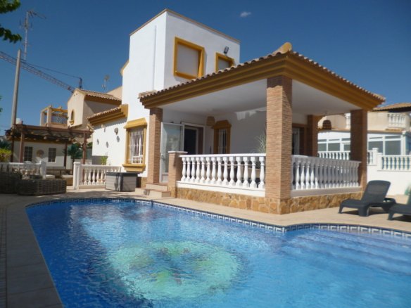 Villa for sale in Pilar de La Horadada