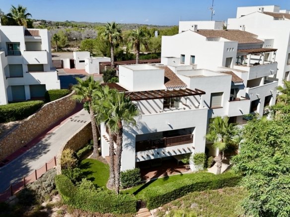 Apartment for sale in Las Colinas Golf