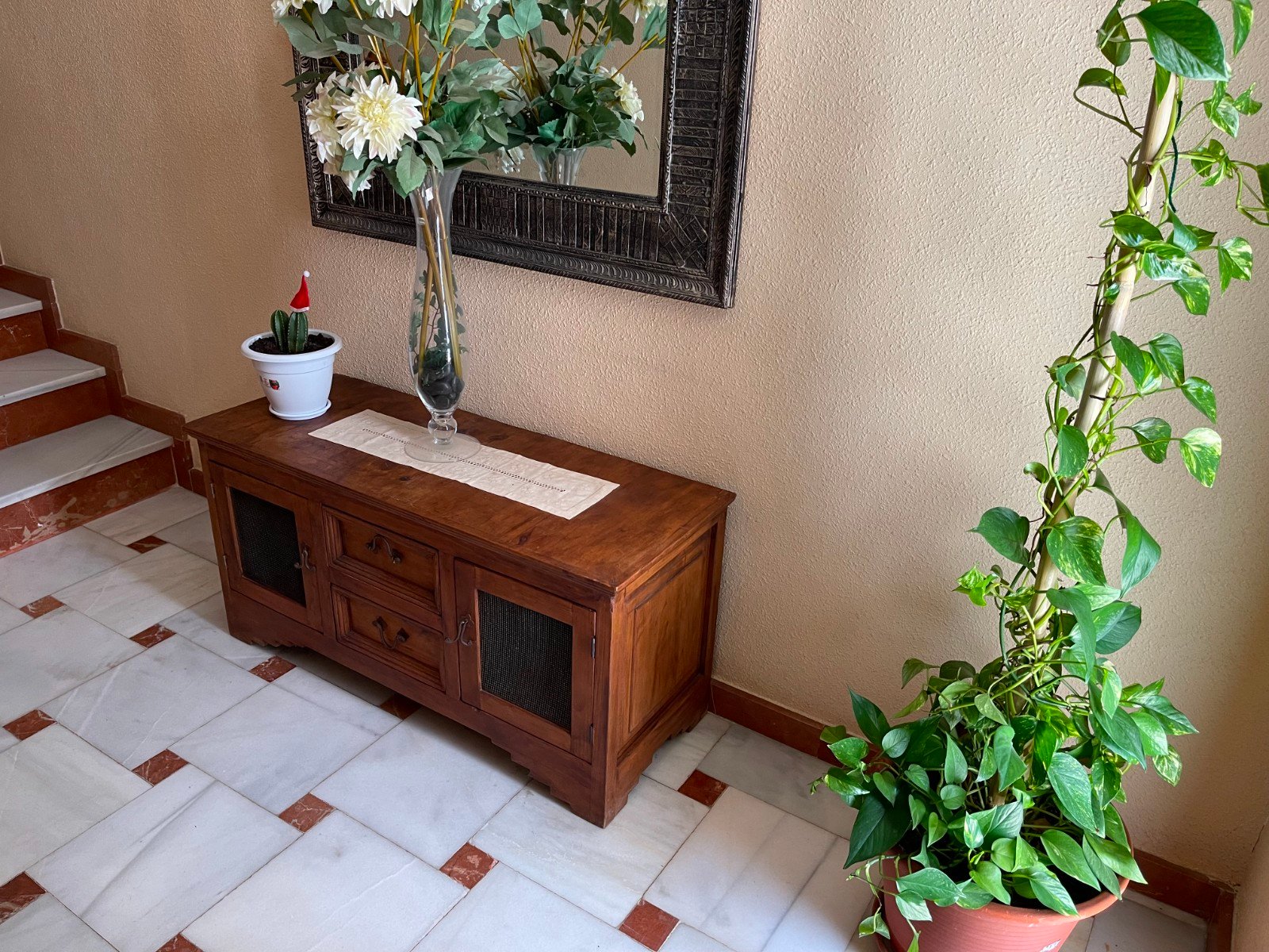 o_1gu9tt4jc5t0qqm12c7h8l4aa1a