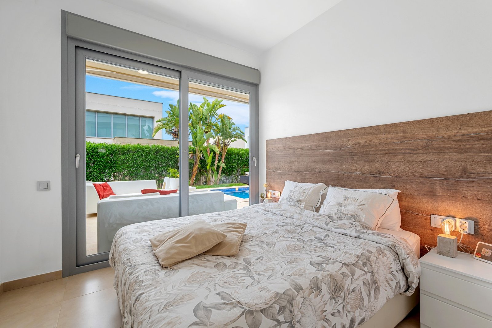 o_1irs1imtv6ev1lbh2es6vhdri2n