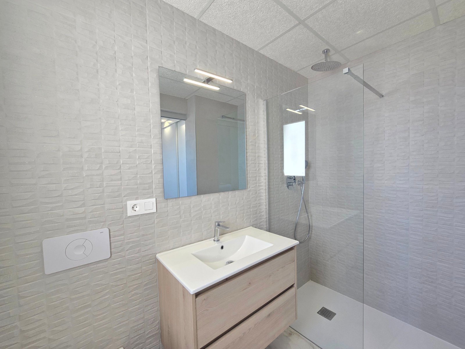 o_1j47u4mr3ftc38hvee1d1iudf3h