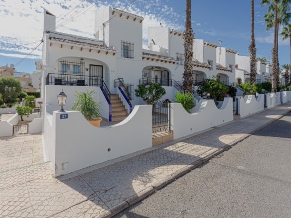 Villa for sale in Orihuela Costa