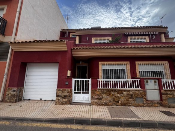 Villa for sale in Los Alcazares
