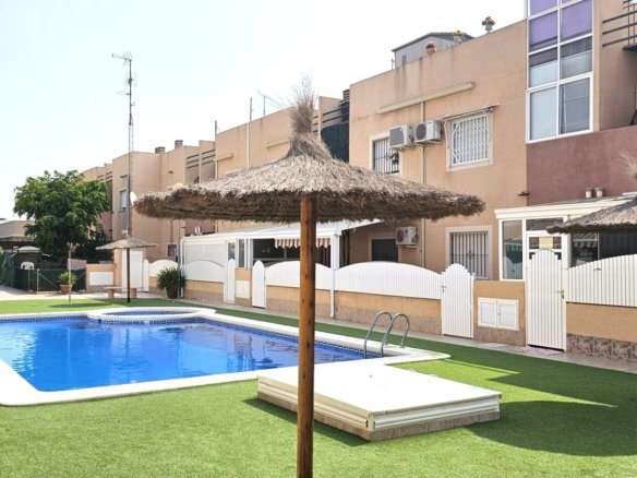 Bungalow for sale in Santiago de la Ribera