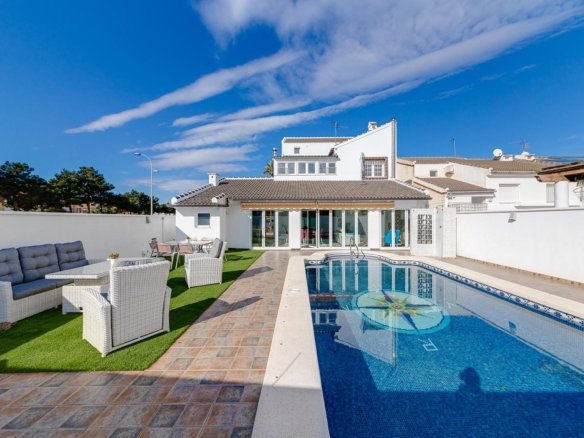 Villa for sale in San Javier