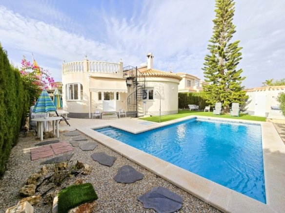 Villa for sale in Orihuela Costa