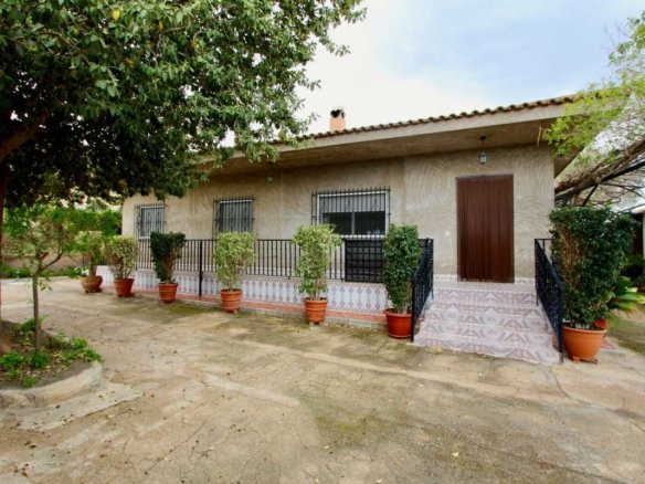 Villa for sale in Canadas De San Pedro