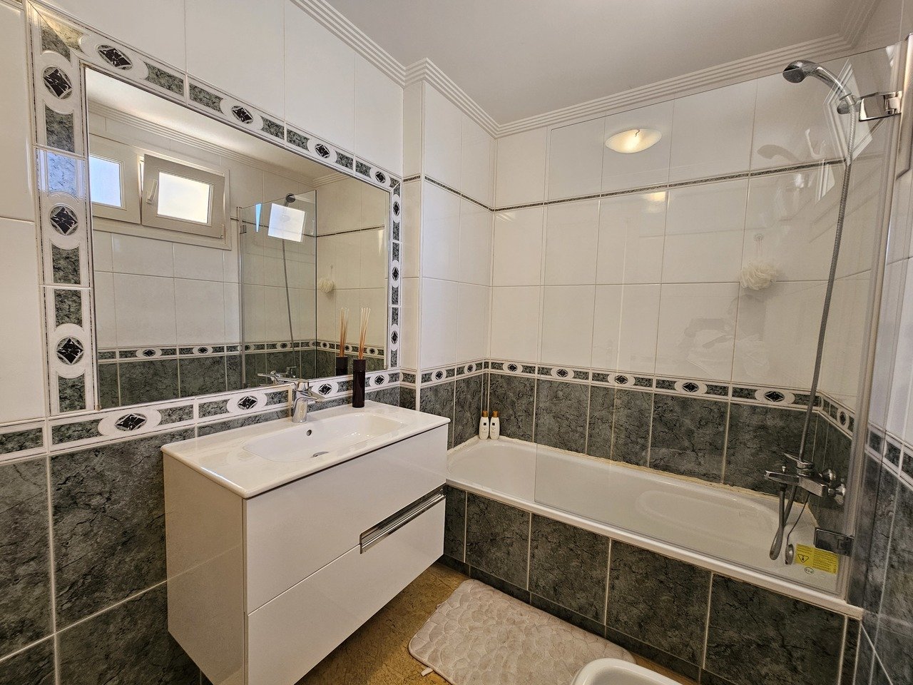 20250408_131353_xlarge