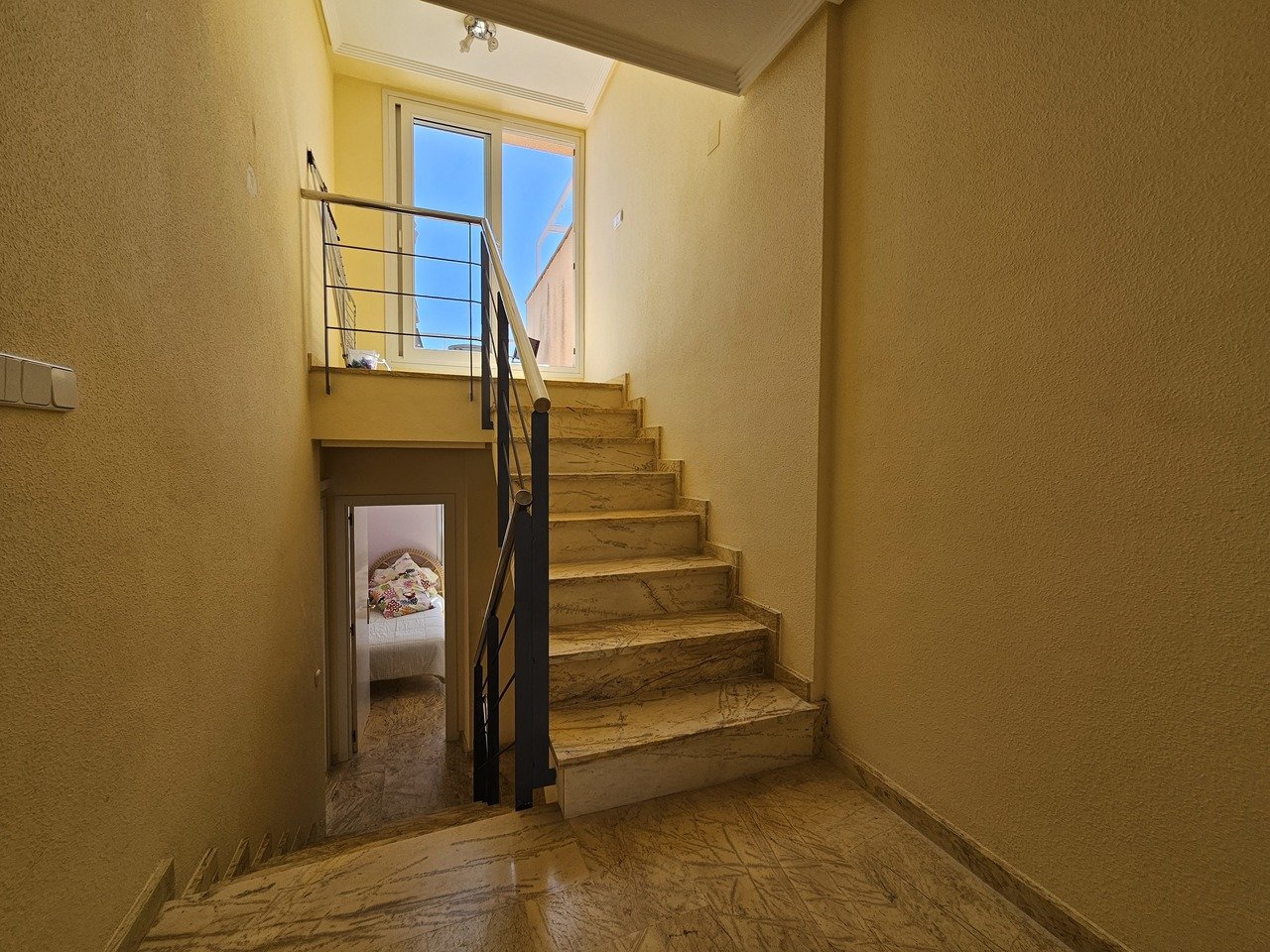 20250408_133152_xlarge