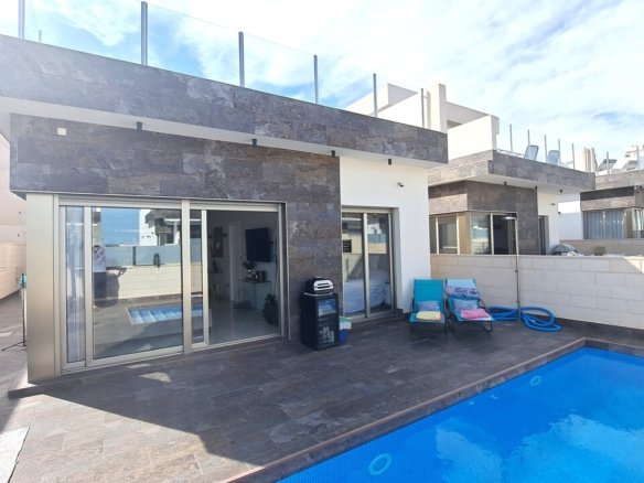Villa for sale in Orihuela Costa