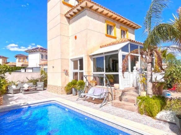 Villa for sale in Orihuela Costa