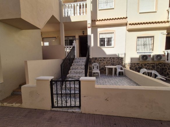 Bungalow for sale in Orihuela Costa