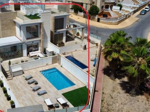 Villa for sale in Orihuela Costa