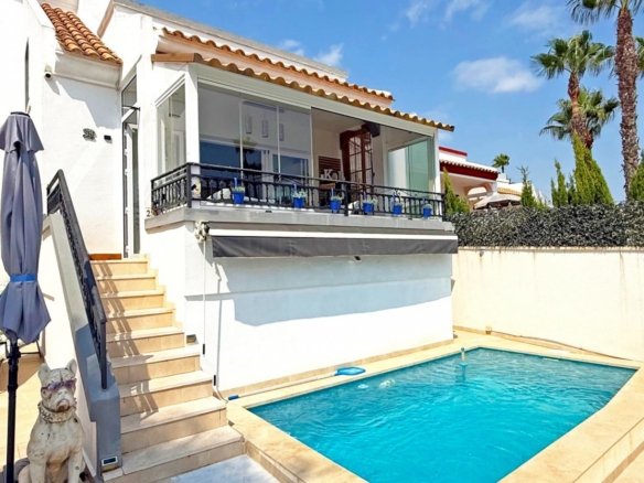 Villa for sale in Orihuela Costa