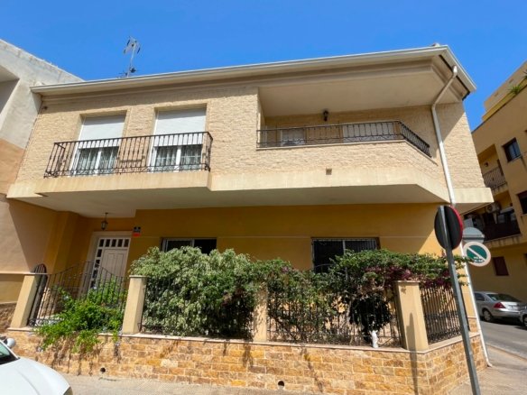 Town House for sale in Formentera del Segura