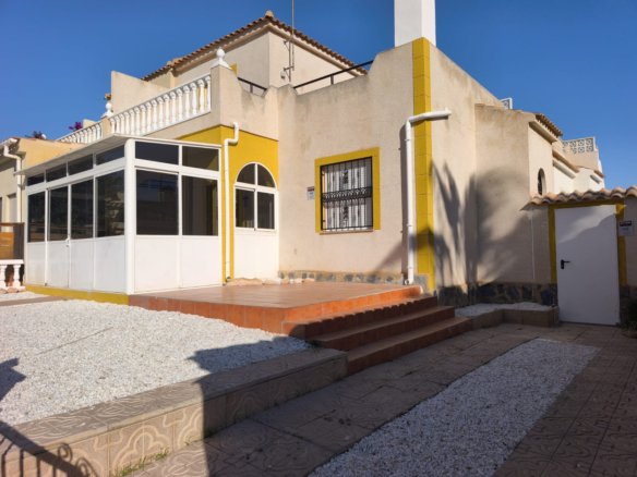 Bungalow for sale in Orihuela Costa