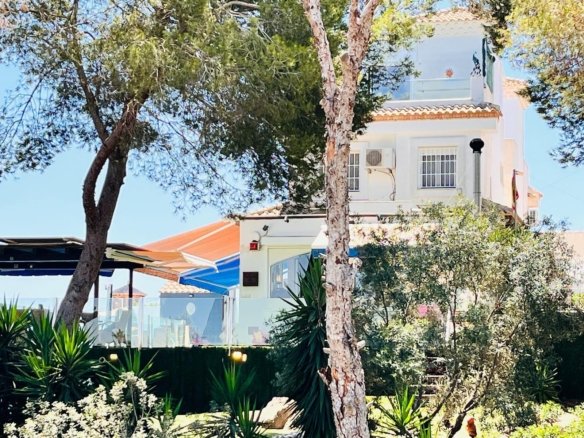 Villa for sale in Orihuela Costa