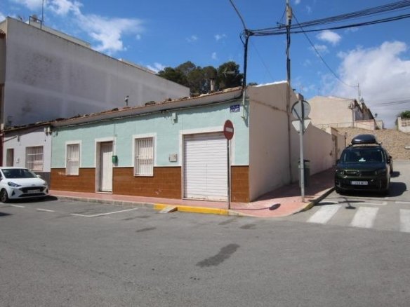 Town House for sale in Guardamar del Segura