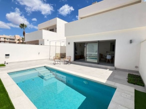 Villa for sale in Orihuela Costa