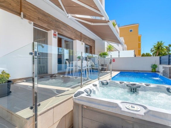 Town House for sale in Formentera del Segura