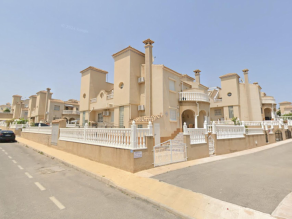 Villa for sale in Villamartin