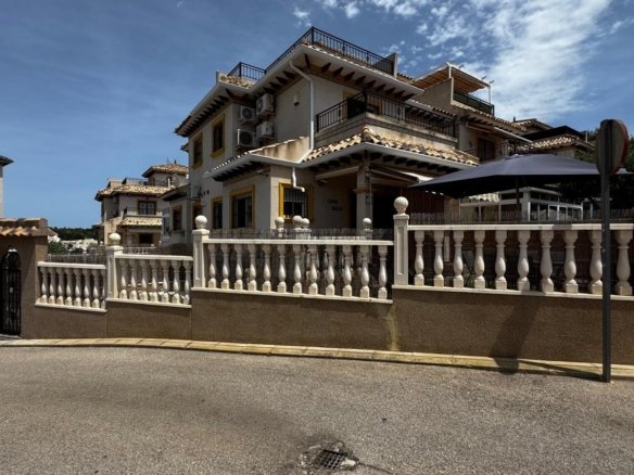 Town House for sale in Orihuela Costa