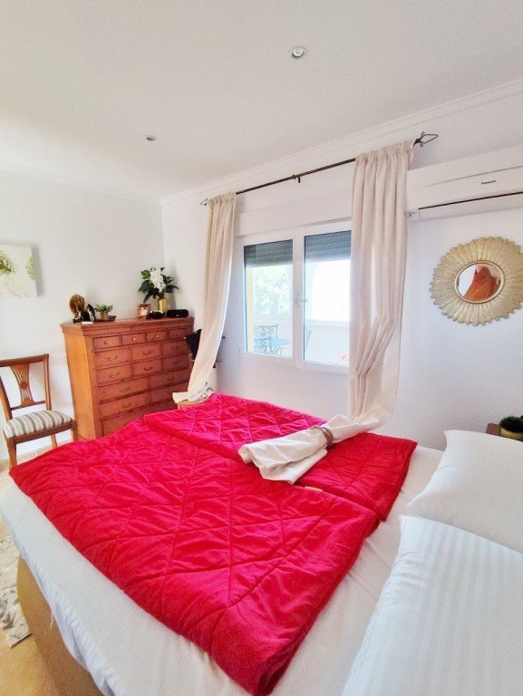 o_1j8387qr3180k1f4k10f1dmb1n1dib