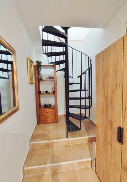 o_1j8387qr419ls1kii1849p4r80ji