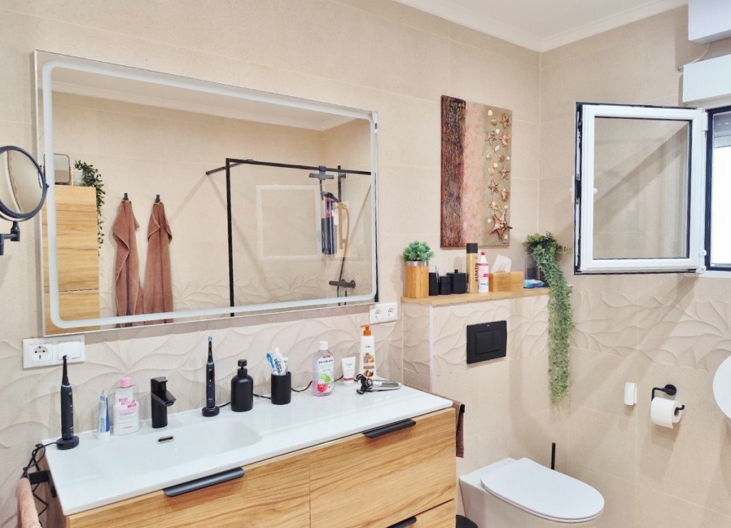 o_1j8387qr43681fom12o5165busoio