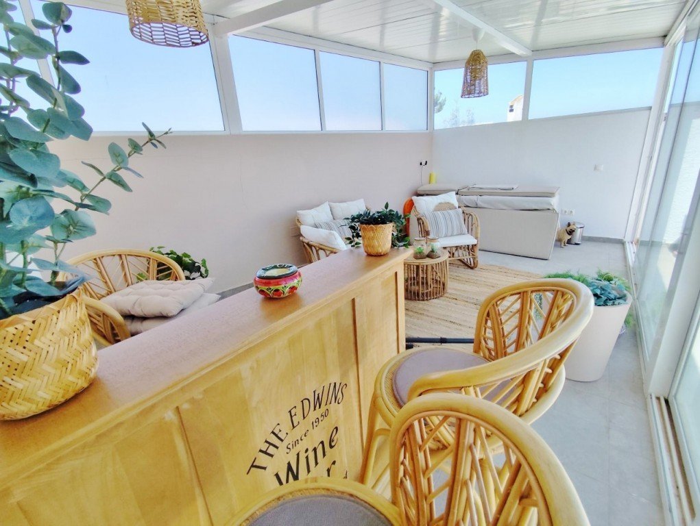 o_1j8387qr4hk8v371nun16lrmuuja