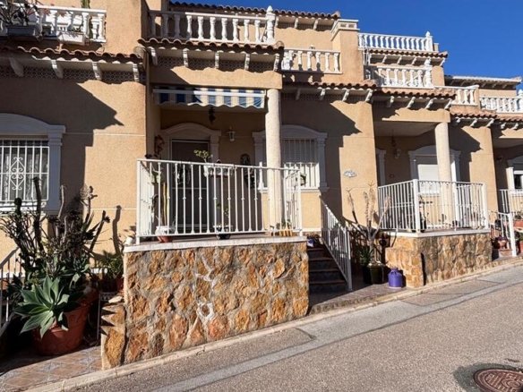 Town House for sale in Villamartin