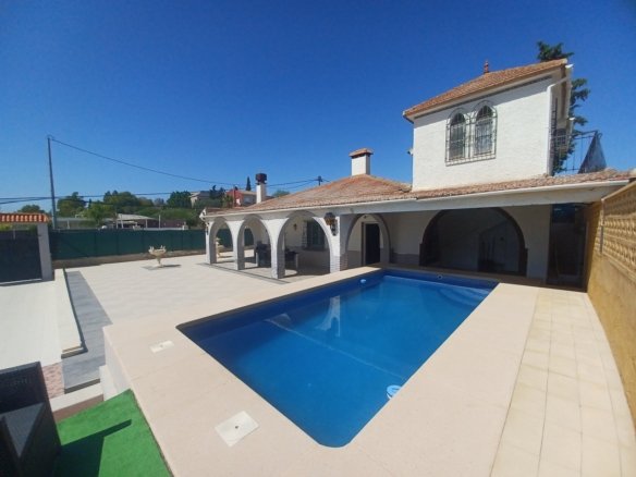 Villa for sale in Canadas De San Pedro