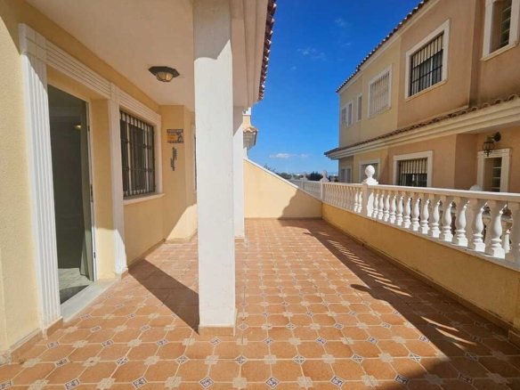 Villa for sale in Guardamar del Segura