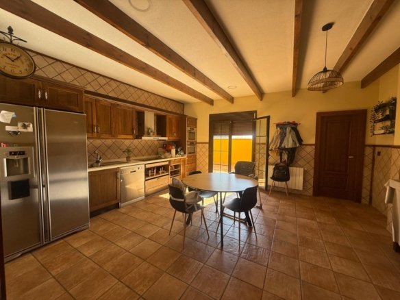 Town House for sale in Avileses