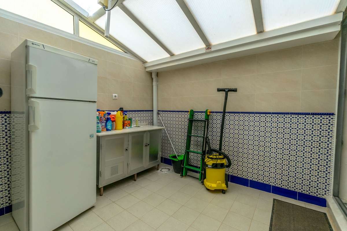 20251002131430000000_DSC05033