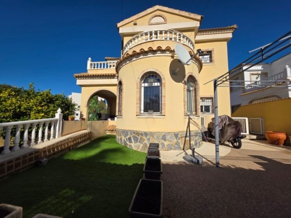 Villa for sale in Orihuela Costa