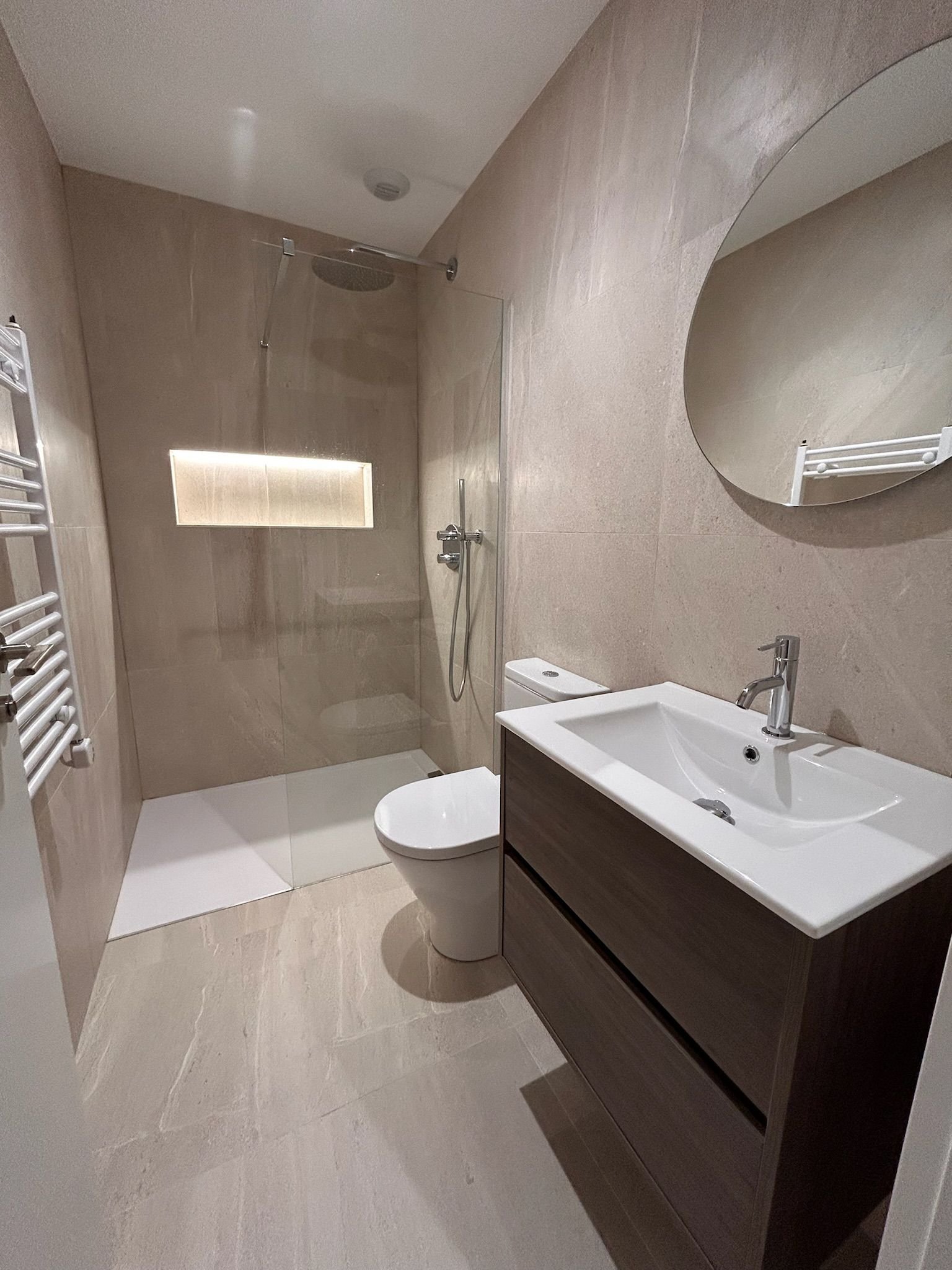 b825a2ee-943e-4b54-b130-8f73f57a0220