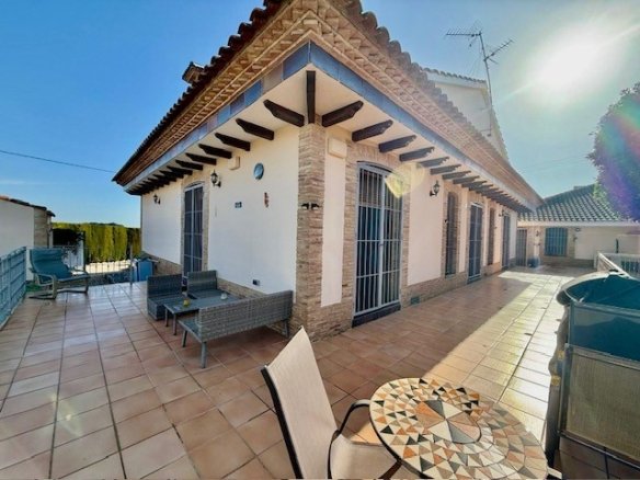 Villa for sale in Avileses