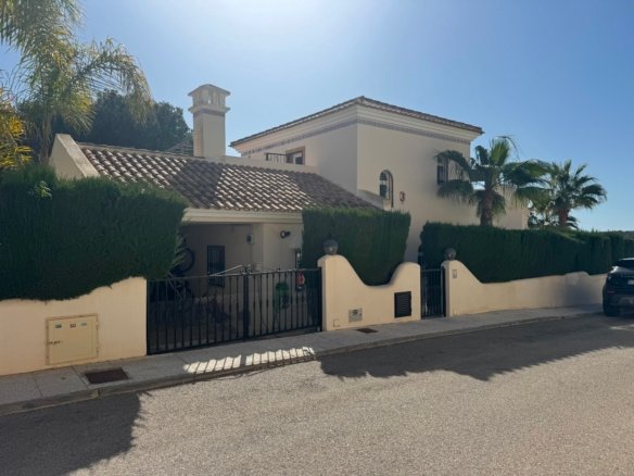Villa for sale in Orihuela Costa