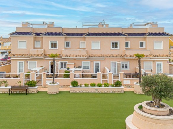 Villa for sale in Orihuela Costa