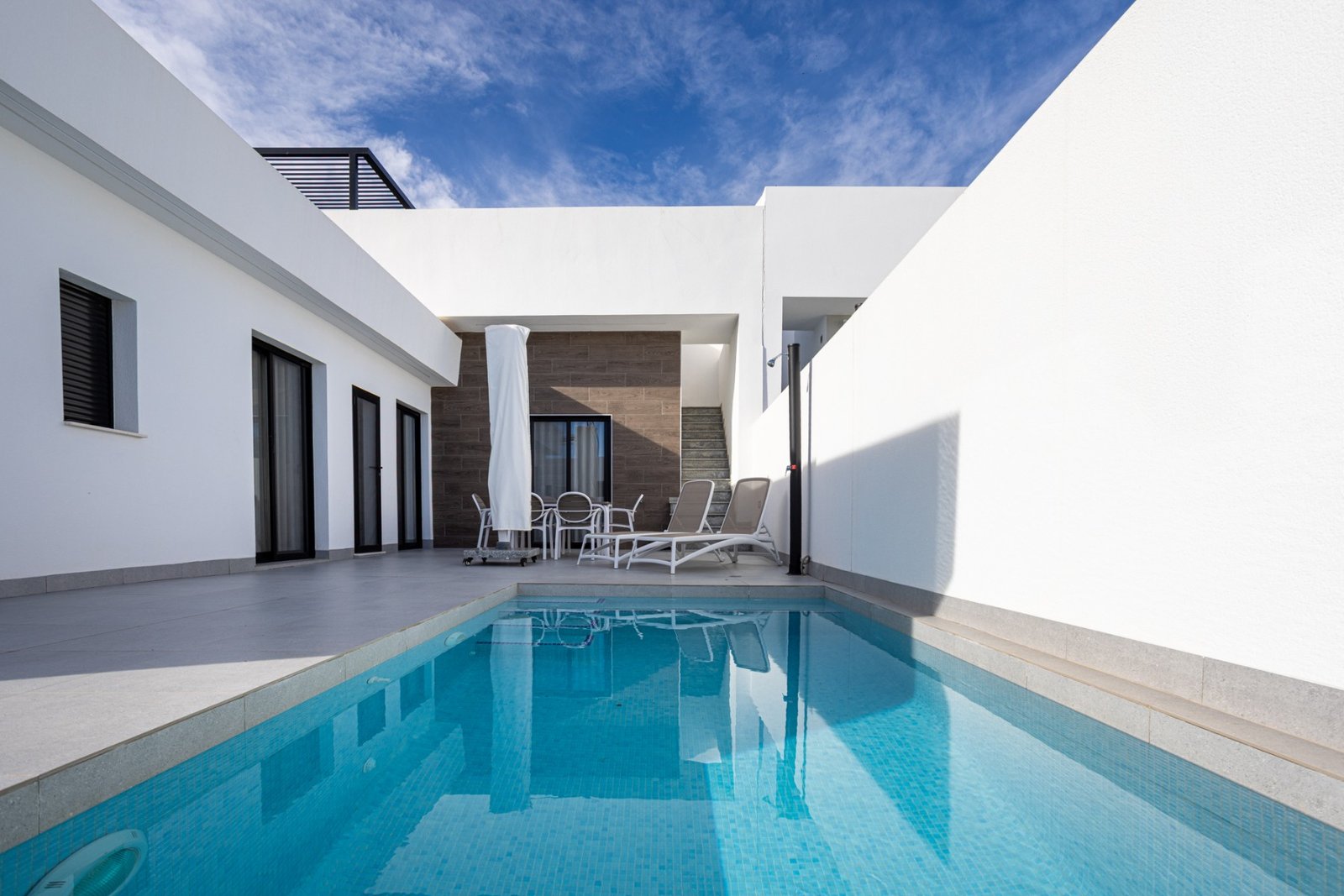 o_1jh1idh1kmmk1cdsconlpi12kj3i