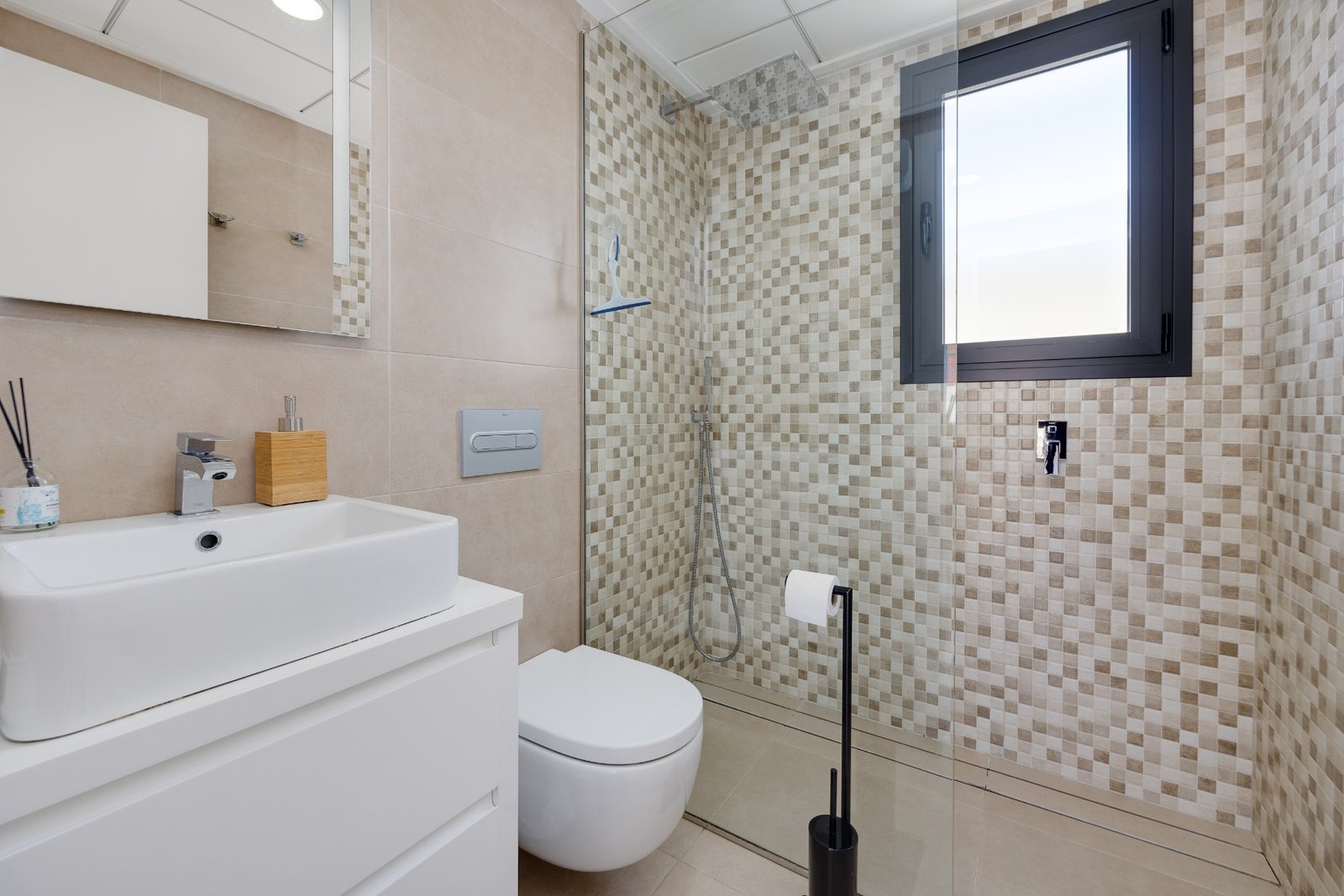 o_1jhb958ps1fre1leq1v6ip4f1md74e