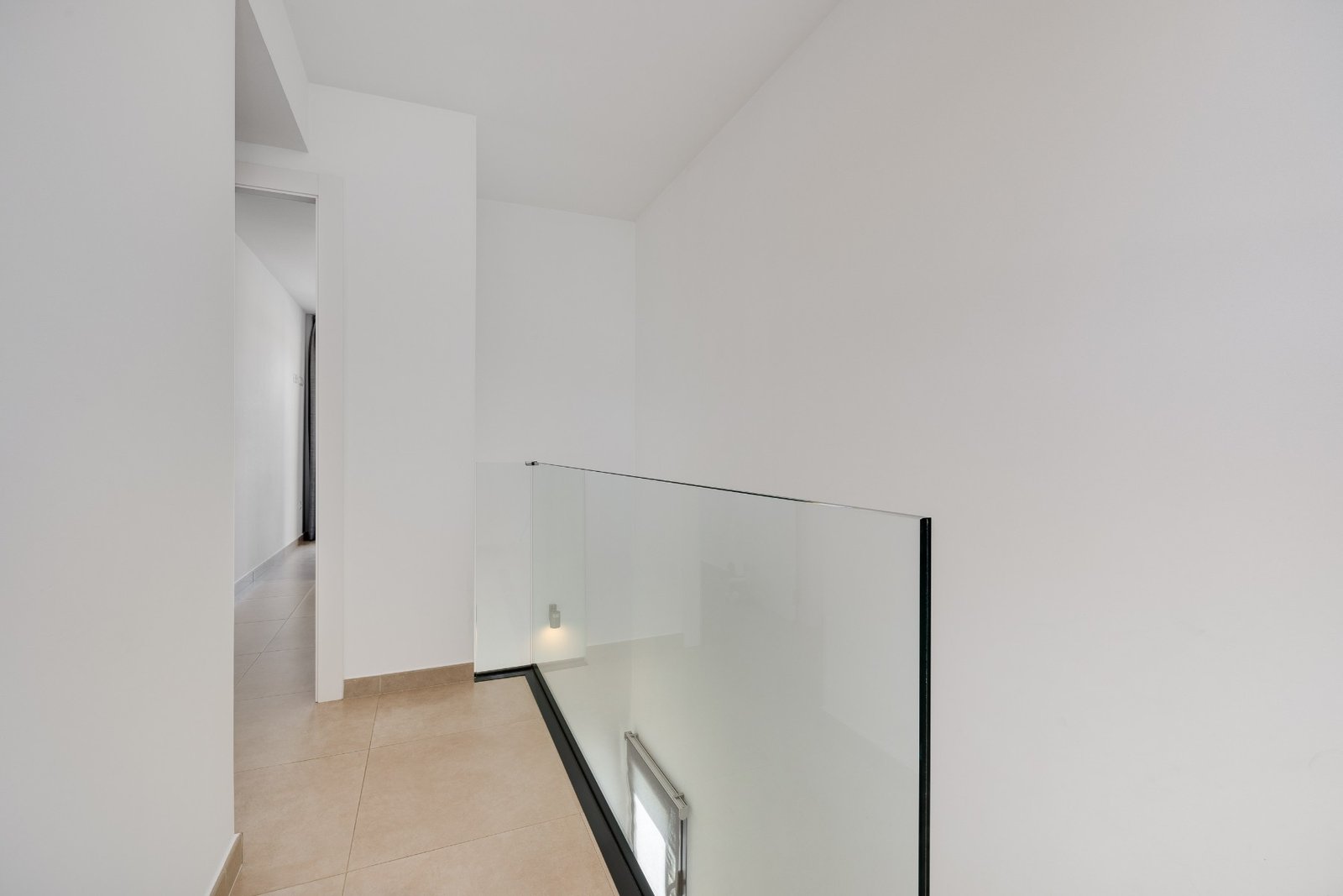 o_1jhb958ps275sfh4662un13re4h