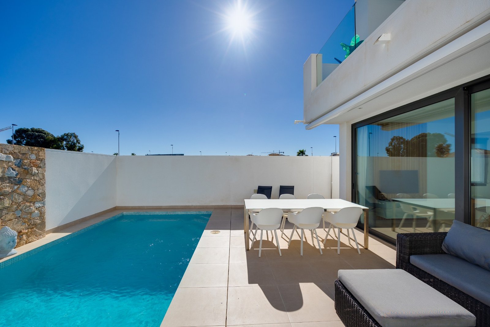 o_1jhb958ps58nnbqn732u11153l