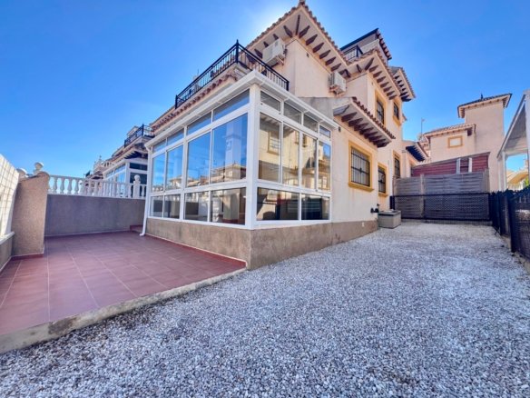 Town House for sale in Villamartin