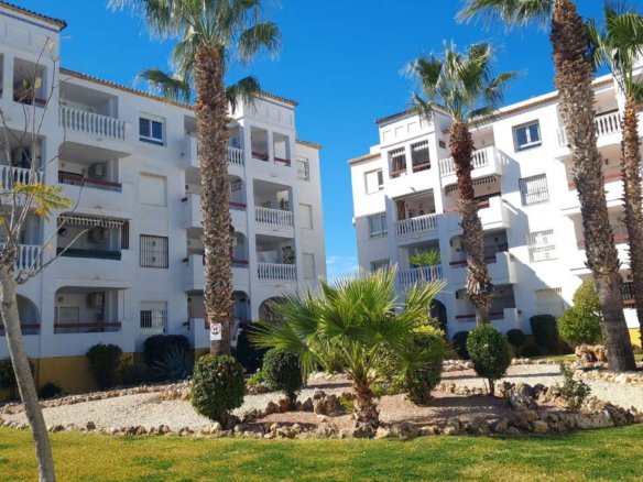 Penthouse for sale in Villamartin