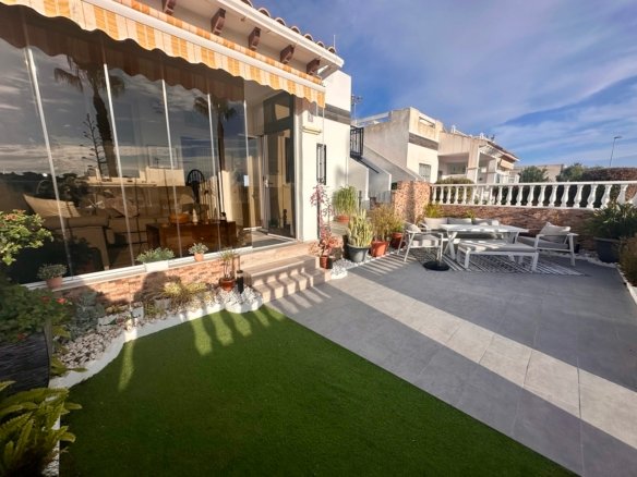 Semi Detached for sale in Orihuela Costa